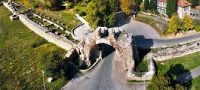 �����