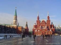 С автомобил Москва, Кремъл през деня