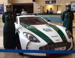 Полицията Aston Martin One-77