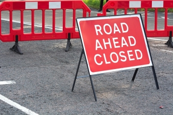 Пътуване с кола Road Ahead Closed Затворен път