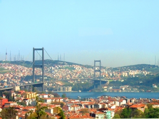 Мостът Ататюрк, Истанбул, Турция