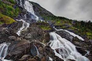 водопади водопадите Лангфос, Норвегия